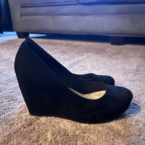 Black Wedges